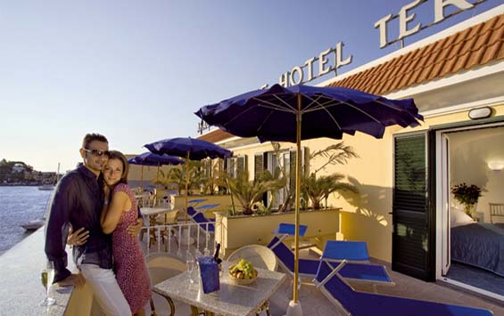 Offerte Lastminute Ottobre Ischia Hotel Aragona Palace Vacanza Mare Sole Benessere e Beauty